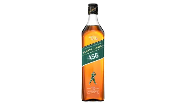 WHISKY JOHNNIE WALKER BLACK 0.7 12god.STAR 0,7 l DELTA DMD
